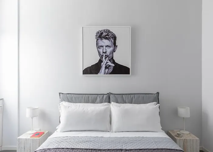 Trastevere Modern 4br 4baths, Wifi, Ac, Custom Kitchen, Living Rom
