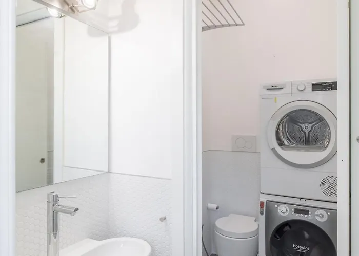 Trastevere Modern 4br 4baths, Wifi, Ac, Custom Kitchen, Living *