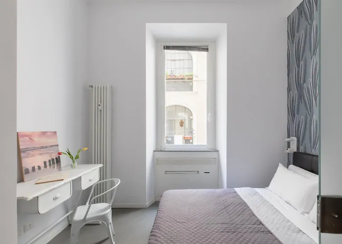 Trastevere Modern 4br 4baths, Wifi, Ac, Custom Kitchen, Living Rom