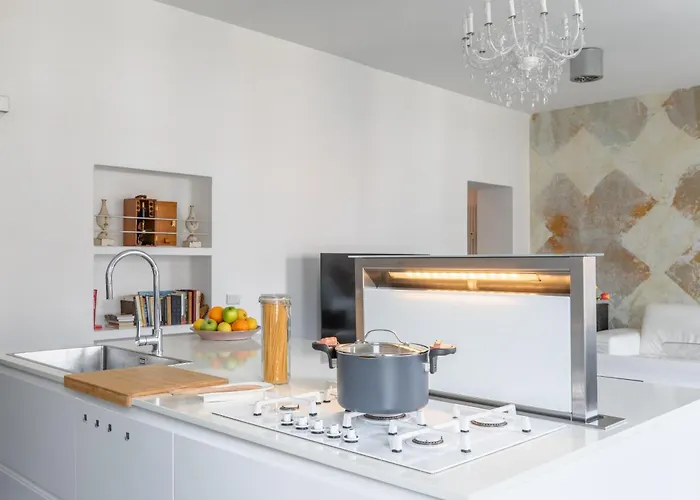 Trastevere Modern 4br 4baths, Wifi, Ac, Custom Kitchen, Living Apartment Rom