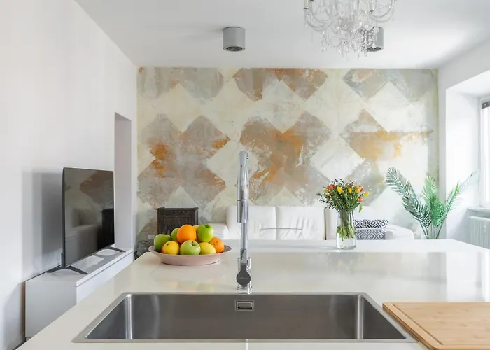 Trastevere Modern 4br 4baths, Wifi, Ac, Custom Kitchen, Living *